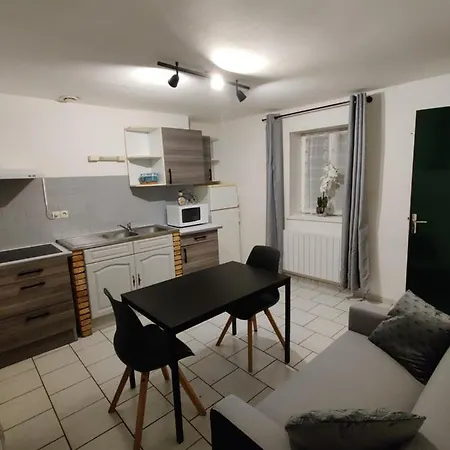 Calme Au Centre Proche Tribunaux Apartmán *
